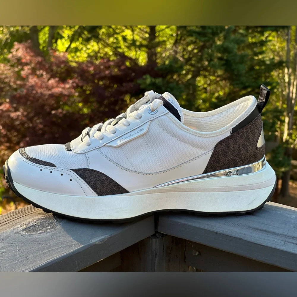 NEW Michael Kors White Casual Sneaker - Size US Womens 9.5